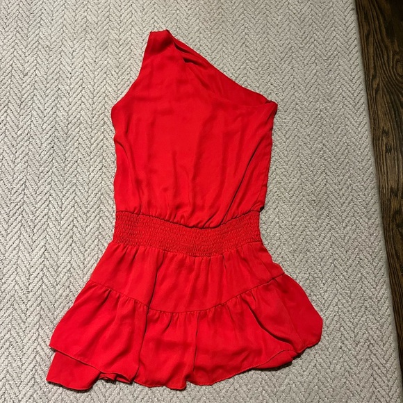 One Shoulder Ruffle Mini - Picture 2 of 4
